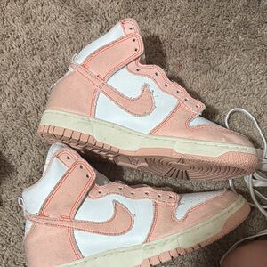 Nike High-Top Sneakers in Soft Peach and White
